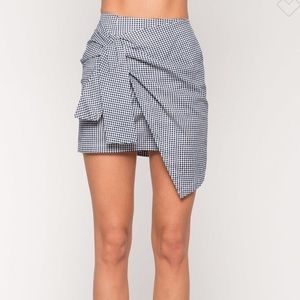 New! Never worn Gingham skirt